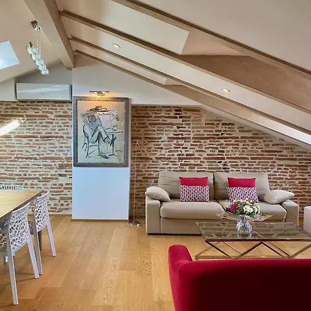 Appartement Les Toits Du Capitole - Loft De Standing 65 M2 - Parking En Option *